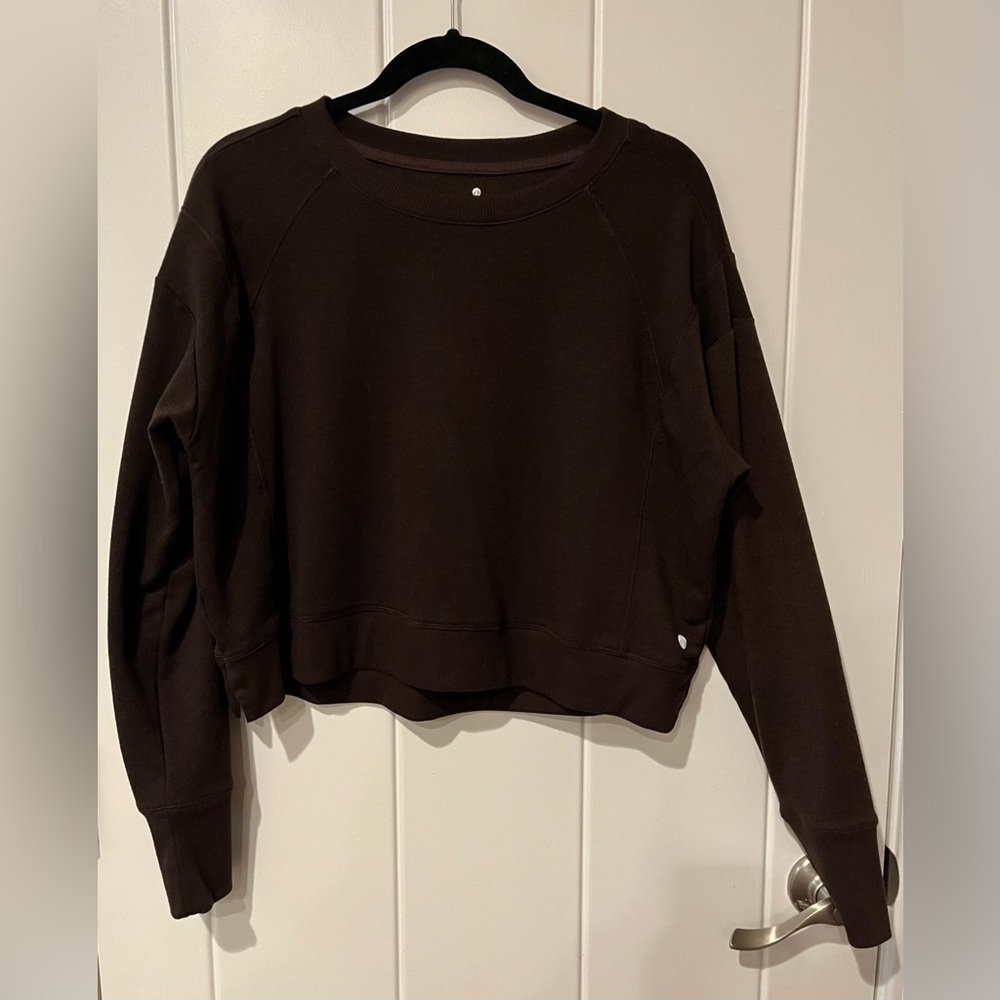 Apana Women’s Crewneck Cropped Sweatshirt Size Medium Brown